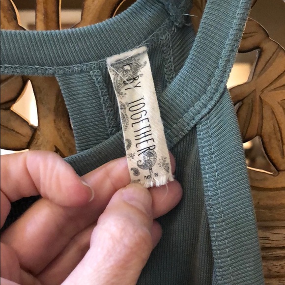 💚 Teal Green Tank Top Medium - Picture 2 of 3